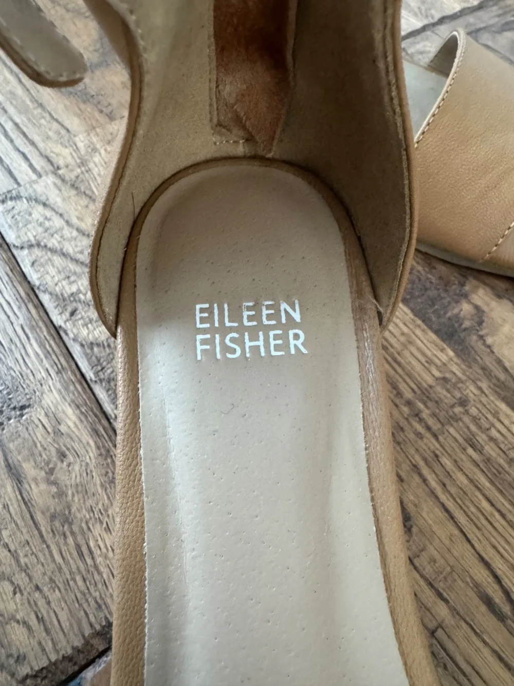 Eileen FIsher Mara Tumbled Leather Wedge Sandal Honey Women's Size‎ 8.5